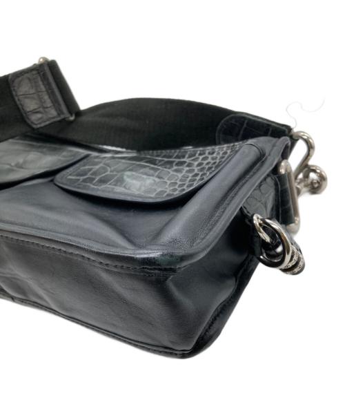Orobianco（オロビアンコ）Orobianco (オロビアンコ) クロコ型押しショルダーバッグ ブラックの古着・服飾アイテム