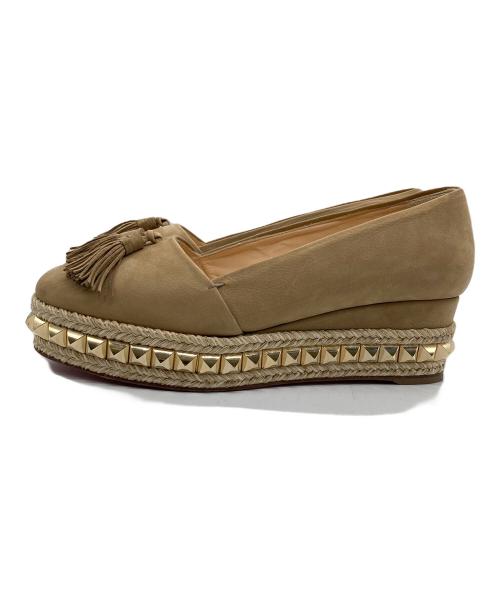 Christian Louboutin（クリスチャン・ルブタン）Christian Louboutin (クリスチャン・ルブタン) タッセル付きパンプス ベージュ サイズ:36の古着・服飾アイテム