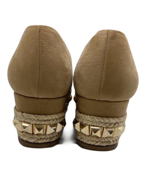 Christian Louboutin（クリスチャン・ルブタン）Christian Louboutin (クリスチャン・ルブタン) タッセル付きパンプス ベージュ サイズ:36の古着・服飾アイテム