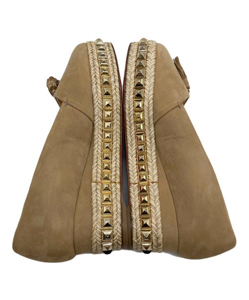 Christian Louboutin（クリスチャン・ルブタン）Christian Louboutin (クリスチャン・ルブタン) タッセル付きパンプス ベージュ サイズ:36の古着・服飾アイテム