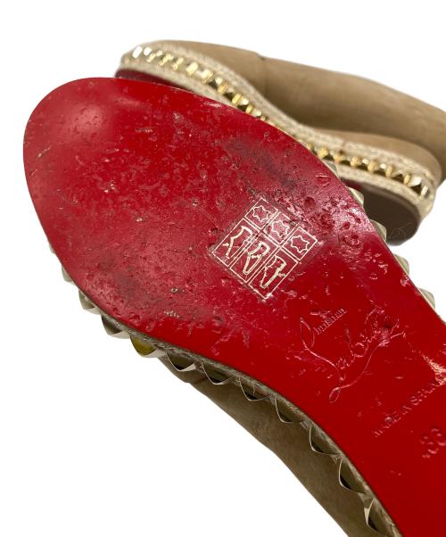 Christian Louboutin（クリスチャン・ルブタン）Christian Louboutin (クリスチャン・ルブタン) タッセル付きパンプス ベージュ サイズ:36の古着・服飾アイテム