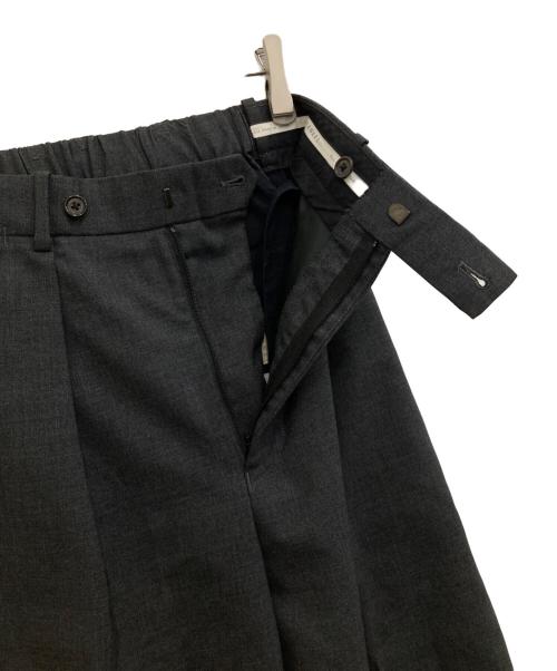 MARKAWARE（マーカウェア）MARKAWARE (マーカウェア) CLASSIC FIT TROUSERS ORGANIC WOOL TROPICAL グレー サイズ:1の古着・服飾アイテム