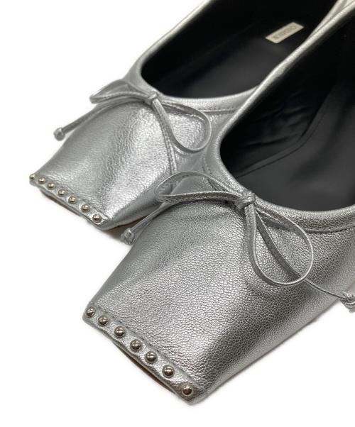 CHEMBUR（チェンバー）CHEMBUR (チェンバー) SQ FLAT STUDS BALLET SHOES シルバー サイズ:37の古着・服飾アイテム