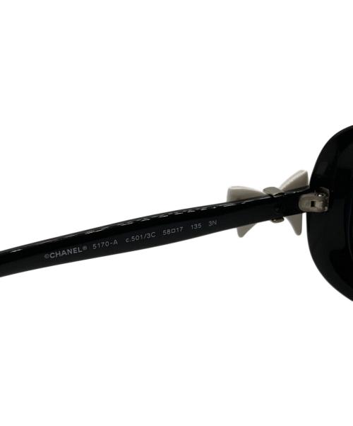 CHANEL（シャネル）CHANEL (シャネル) ココマークリボンサングラス ブラック サイズ:58□17 135の古着・服飾アイテム
