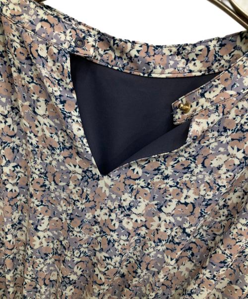 anuans（アニュアンス）anuans (アニュアンス) 小花柄スタンドカラーワンピース ピンク×ネイビー サイズ:Mの古着・服飾アイテム