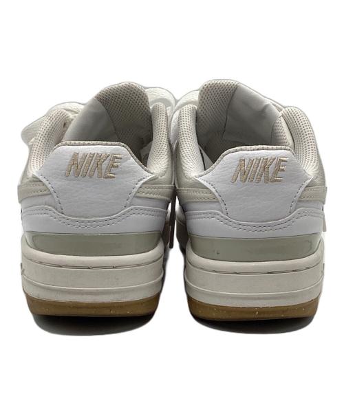 NIKE（ナイキ）NIKE (ナイキ) ローカットスニーカー ホワイト サイズ:23.5の古着・服飾アイテム