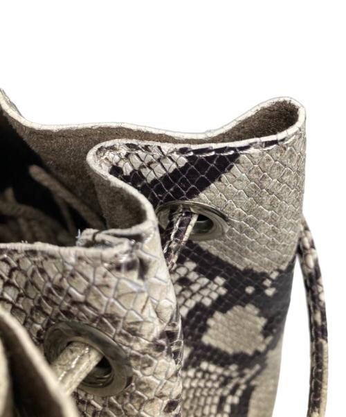 MARCO MASI（マルコマージ）MARCO MASI (マルコマージ) パイソン巾着ショルダーバッグ グレーの古着・服飾アイテム