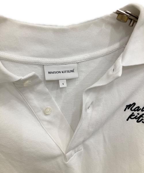 maison kitsune（メゾンキツネ）maison kitsune (メゾンキツネ) HANDWRITING LOGO ポロシャツ ホワイト サイズ:Sの古着・服飾アイテム