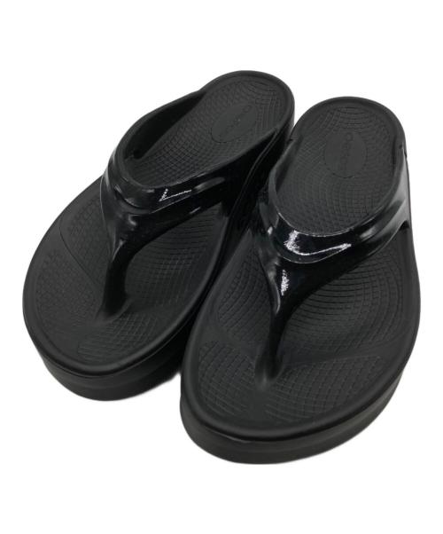 OOFOS（ウーフォス）OOFOS (ウーフォス) リカバリ―サンダル ブラック サイズ:38の古着・服飾アイテム