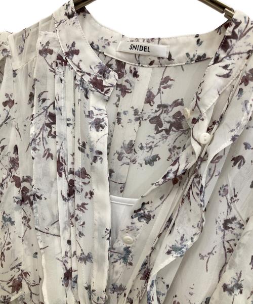 Snidel（スナイデル）Snidel (スナイデル) Sustainaフリルプリントワンピース ホワイトの古着・服飾アイテム