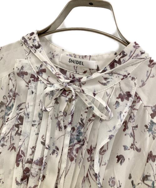 Snidel（スナイデル）Snidel (スナイデル) Sustainaフリルプリントワンピース ホワイトの古着・服飾アイテム