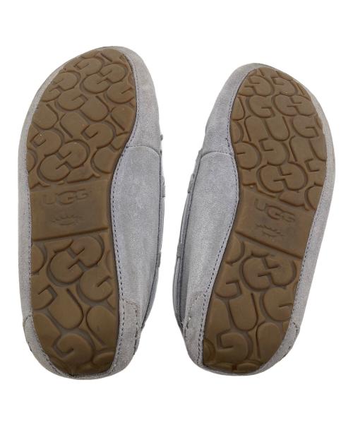 UGG（アグ）UGG (アグ) モカシンシューズ グレー サイズ:25の古着・服飾アイテム