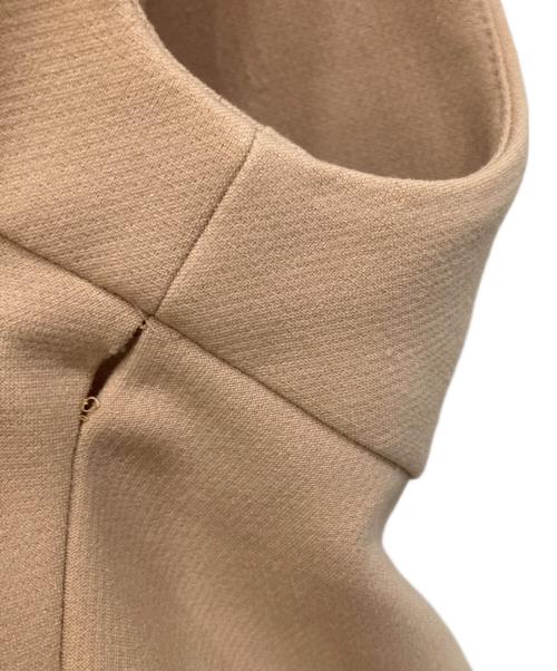 YOKO CHAN（ヨーコチャン）YOKO CHAN (ヨーコチャン) パールスリットラインブラウス ベージュ サイズ:40の古着・服飾アイテム