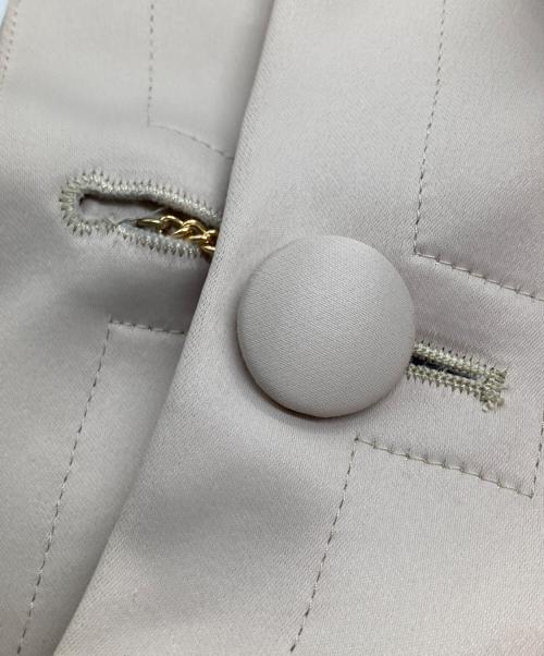 MaxMara（マックスマーラ）MaxMara (マックスマーラ) ダブルブレストサテンケープトレンチコート ベージュ サイズ:不明の古着・服飾アイテム