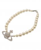 Vivienne Westwoodヴィヴィアンウエストウッド）の古着「ONE ROW PEARL BAS RELIEF CHOKER」｜ホワイト