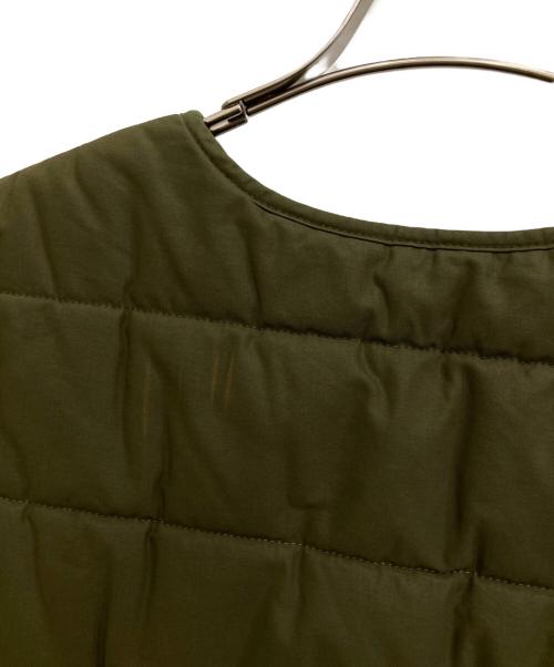 STUDIO NICHOLSON（スタジオ ニコルソン）STUDIO NICHOLSON (スタジオ ニコルソン) TECHNICAL COTTON QUILTED LINER VEST オリーブ サイズ:Mの古着・服飾アイテム