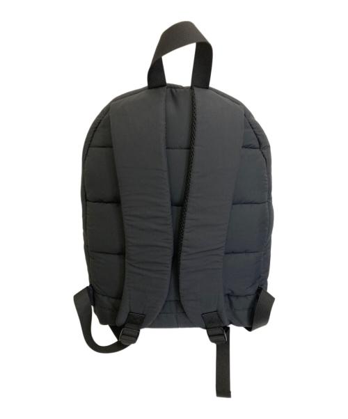 1PIU1UGUALE3 RELAX（ウノピゥウノウグァーレトレ リラックス）1piu1uguale3 relax (ウノピゥウノウグァーレトレ リラックス) 総柄パデッドリュック バッグ ブラックの古着・服飾アイテム