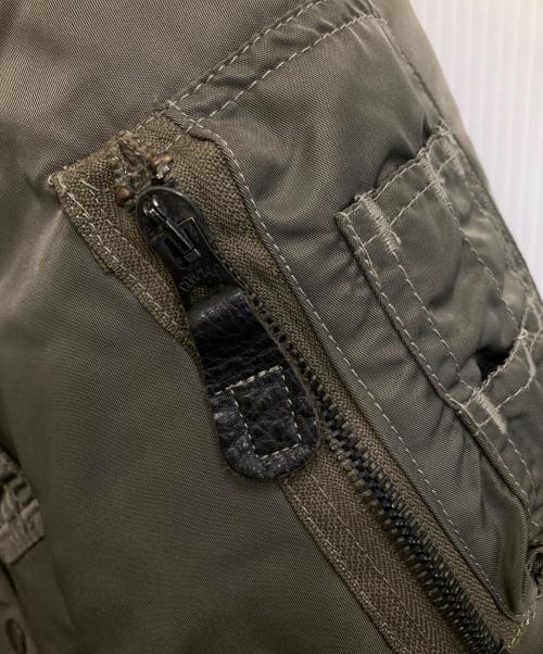 AVIREX（アヴィレックス）AVIREX (アヴィレックス) MA-1フライトジャケット カーキ サイズ:Mの古着・服飾アイテム