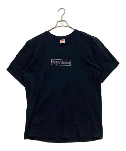 SUPREME（シュプリーム）Supreme (シュプリーム) カウズチョークロゴTシャツ ネイビー サイズ:Lの古着・服飾アイテム