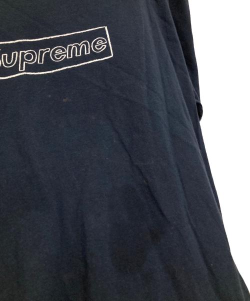 SUPREME（シュプリーム）Supreme (シュプリーム) カウズチョークロゴTシャツ ネイビー サイズ:Lの古着・服飾アイテム