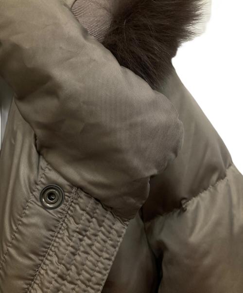 UNTITLED（アンタイトル）UNTITLED (アンタイトル) ホワイトダックダウンコート グレージュ サイズ:3の古着・服飾アイテム