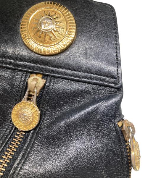 GIANNI VERSACE（ジャンニ・ヴェルサーチ）GIANNI VERSACE (ジャンニ・ヴェルサーチ) メデューサロゴレザーバッグ ブラックの古着・服飾アイテム