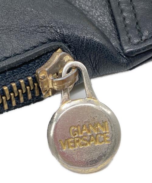 GIANNI VERSACE（ジャンニ・ヴェルサーチ）GIANNI VERSACE (ジャンニ・ヴェルサーチ) メデューサロゴレザーバッグ ブラックの古着・服飾アイテム