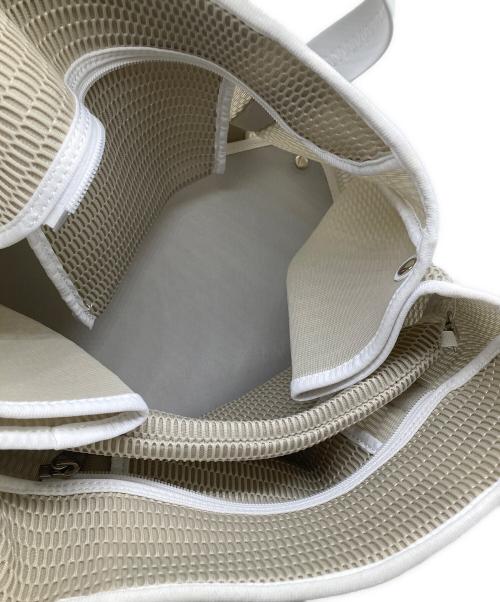 qbag paris（キューバッグ パリ）qbag paris (キューバッグ パリ) nest zip トートバッグ ベージュの古着・服飾アイテム