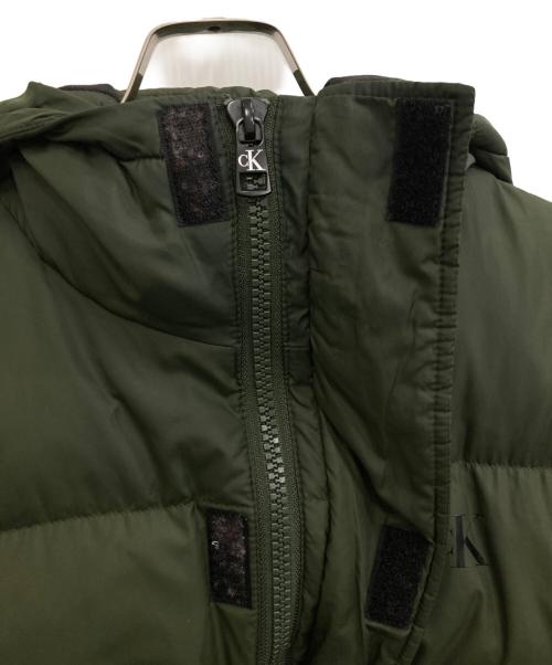 Calvin Klein Jeans（カルバンクラインジーンズ）Calvin Klein Jeans (カルバンクラインジーンズ) ダウンジャケット オリーブ サイズ:Mの古着・服飾アイテム