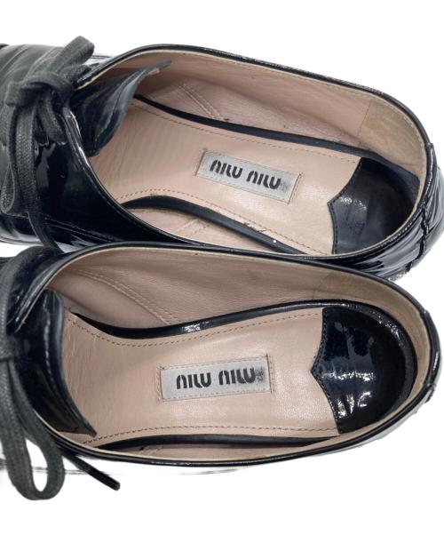 MIU MIU（ミュウミュウ）MIU MIU (ミュウミュウ) ビジューヒールパテントシューズ ブラック サイズ:38 1/2の古着・服飾アイテム