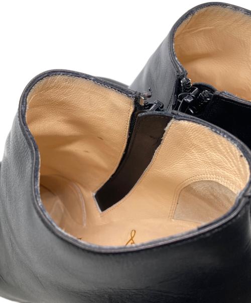 Christian Louboutin（クリスチャン・ルブタン）Christian Louboutin (クリスチャン・ルブタン) ショートブーツ ブラック サイズ:SIZE 35 1/2の古着・服飾アイテム