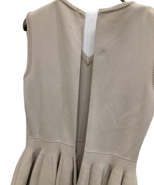 FOXEY（フォクシー）FOXEY (フォクシー) Dress REFRAN ベージュ サイズ:38の古着・服飾アイテム