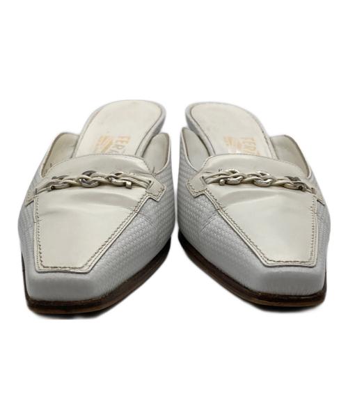 Salvatore Ferragamo（サルヴァトーレ フェラガモ）Salvatore Ferragamo (サルヴァトーレ フェラガモ) ミュール ホワイト サイズ:SIZE 5 1/2の古着・服飾アイテム