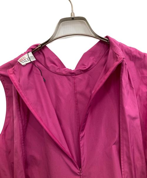 RED VALENTINO（レッドヴァレンティノ）RED VALENTINO (レッドヴァレンティノ) ノースリーブワンピース ショッキングピンク サイズ:42 未使用品の古着・服飾アイテム