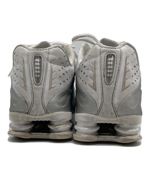 NIKE（ナイキ）NIKE (ナイキ) Shox R4 スニーカー シルバー サイズ:28の古着・服飾アイテム