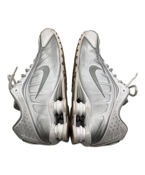 NIKE（ナイキ）NIKE (ナイキ) Shox R4 スニーカー シルバー サイズ:28の古着・服飾アイテム