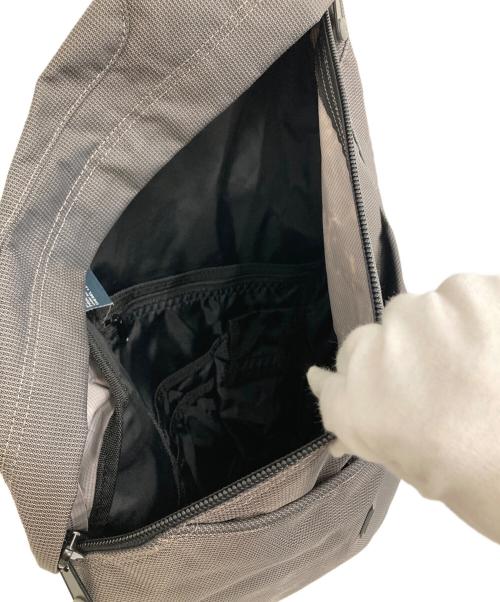 DIESEL（ディーゼル）DIESEL (ディーゼル) ボディバッグ グレーの古着・服飾アイテム