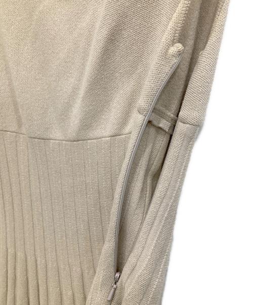 FOXEY（フォクシー）FOXEY (フォクシー) ノースリーブニットワンピース ベージュ サイズ:38の古着・服飾アイテム