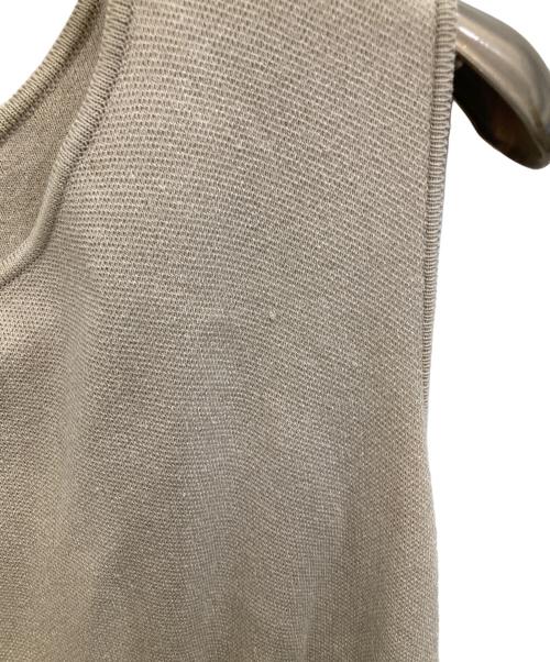 FOXEY（フォクシー）FOXEY (フォクシー) ノースリーブニットワンピース ベージュ サイズ:38の古着・服飾アイテム