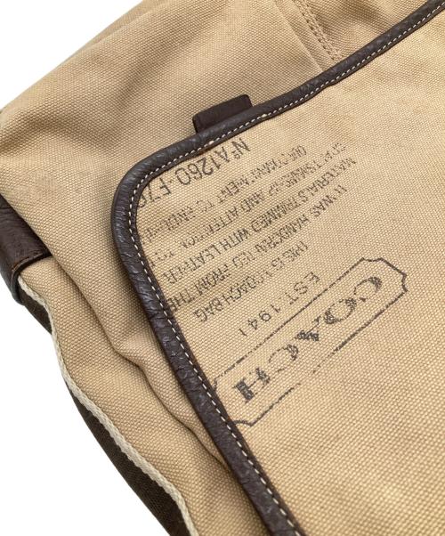 COACH（コーチ）COACH (コーチ) キャンバスショルダーバッグ ベージュの古着・服飾アイテム