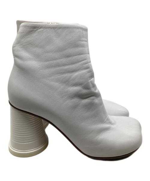 MM6 Maison Margiela（エムエムシックスメゾンマルジェラ）MM6 Maison Margiela (エムエムシックスメゾンマルジェラ) スクエアブーツ ホワイト サイズ:38の古着・服飾アイテム