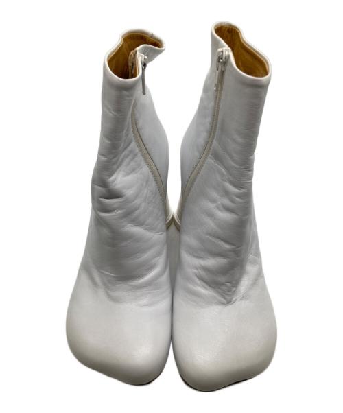 MM6 Maison Margiela（エムエムシックスメゾンマルジェラ）MM6 Maison Margiela (エムエムシックスメゾンマルジェラ) スクエアブーツ ホワイト サイズ:38の古着・服飾アイテム