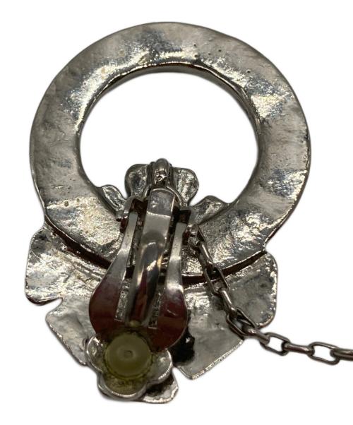 TOGA PULLA（トーガ プルラ）TOGA PULLA (トーガ プルラ) メタルフリンジイヤリング アイボリー 未使用品の古着・服飾アイテム