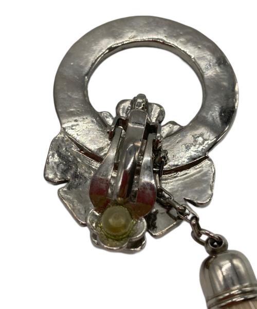 TOGA PULLA（トーガ プルラ）TOGA PULLA (トーガ プルラ) メタルフリンジイヤリング アイボリー 未使用品の古着・服飾アイテム