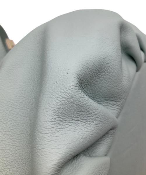 AULENTTI（オウレンティ）AULENTTI (オウレンティ) ギャザーショルダーバッグ スカイブルーの古着・服飾アイテム