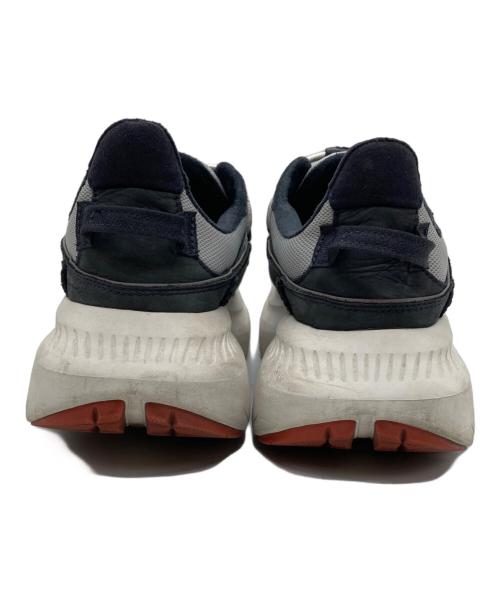 UGG（アグ）UGG (アグ) ローカットスニーカー グレー サイズ:26の古着・服飾アイテム