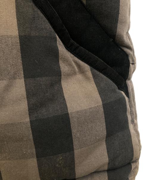 stussy（ステューシー）stussy (ステューシー) 刺繍ロゴダウンベスト ブラウン サイズ:Mの古着・服飾アイテム