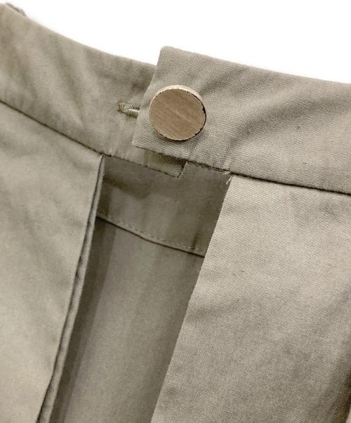 LOHEN（ローヘン）LOHEN (ローヘン) シルク混バックデザインワンピース カーキ サイズ:38の古着・服飾アイテム