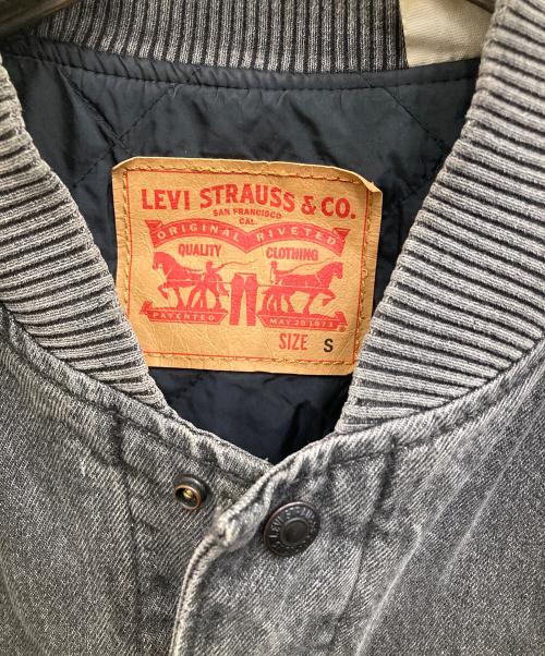 LEVI'S（リーバイス）LEVI'S (リーバイス) 中綿デニムジャケット グレー サイズ:Ｓの古着・服飾アイテム