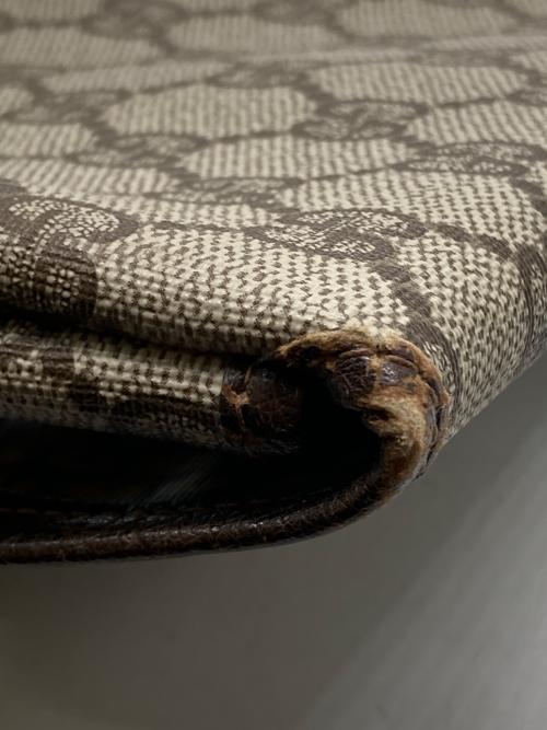 GUCCI（グッチ）GUCCI (グッチ) ポーチ ブラウンの古着・服飾アイテム